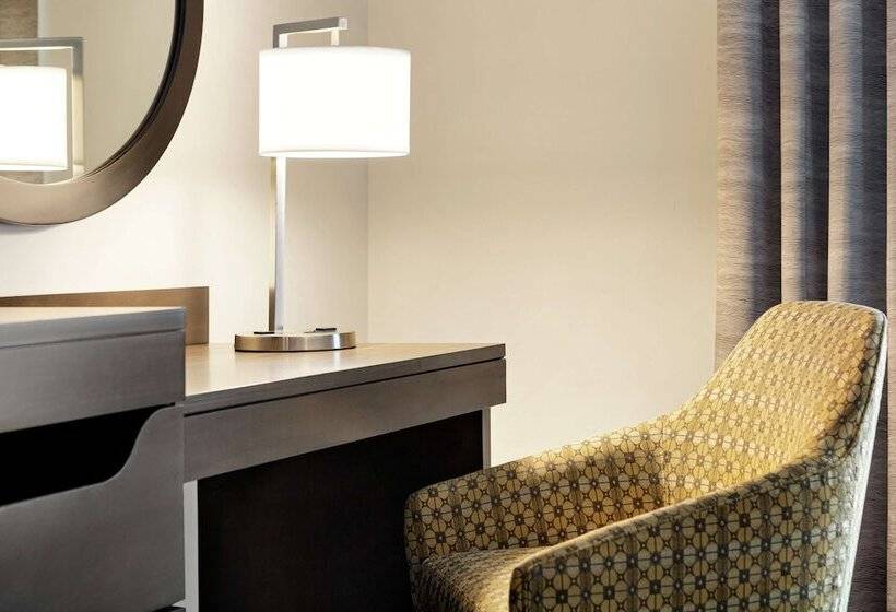 Quarto Estandar Cama Casal, Hampton Inn & Suites Greenville Downtown Riverplace