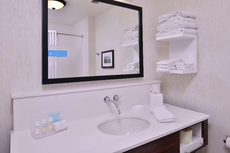 带大床的标准间, Hampton Inn & Suites Woodland Sacramento Area