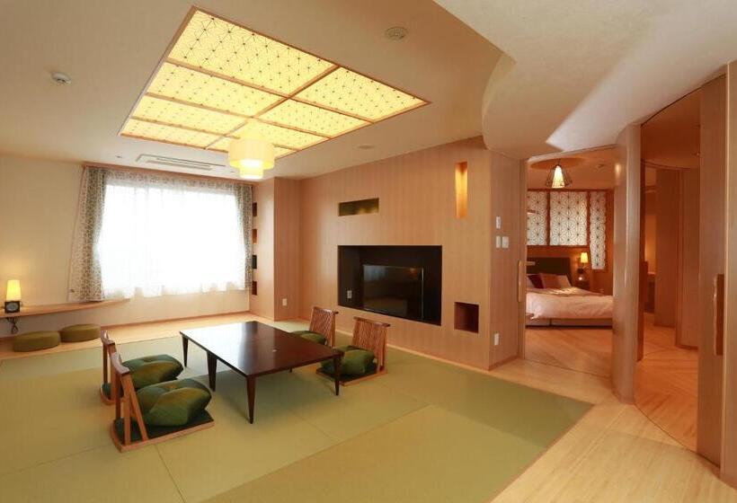 سوئیت جونیور با ماساژ آبی, Honjin Hiranoya Kachoan