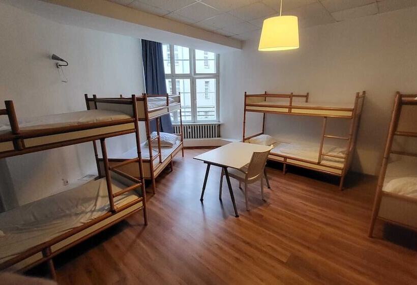 اتاق استاندارد, Metropol Hostel Berlin