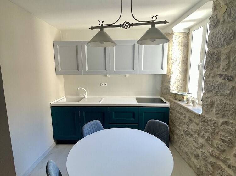 اتاق استاندارد سه نفره, Apartments Mia
