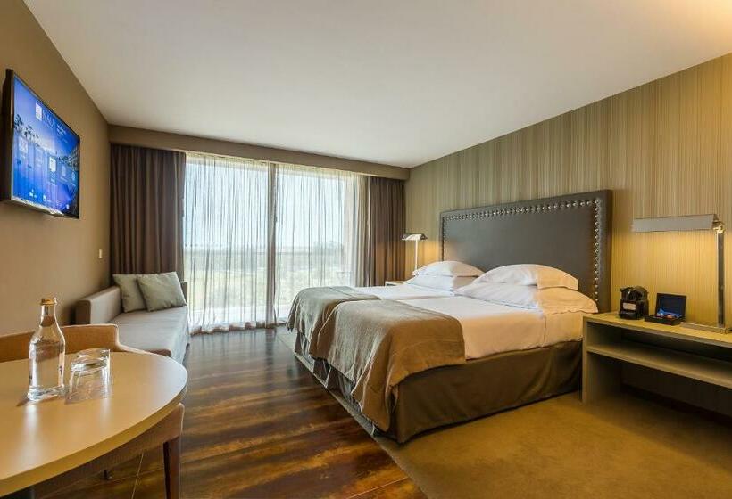 Семейный Номер Вид на Бассейн, Algarve Marriott Salgados Golf Resort & Conference Center