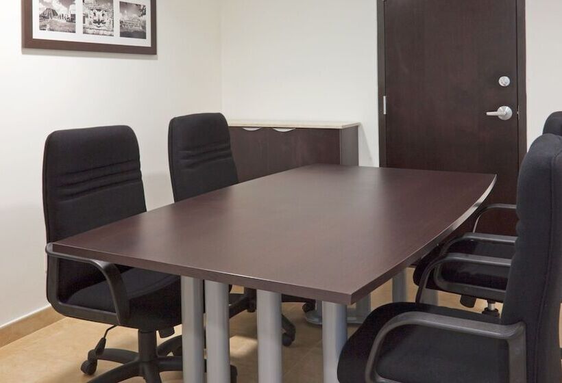 スイート, Holiday Inn Express Mérida, An Ihg
