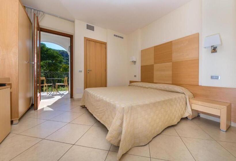 Трехместный Номер Комфорт, Valtur Baia Del Gusmay Beach Resort