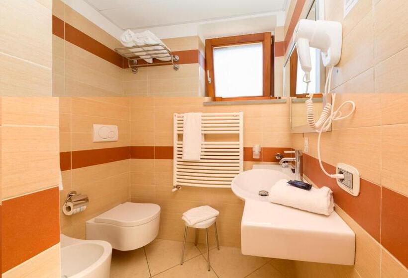 Comfort 3 Pers. Værelse, Valtur Baia Del Gusmay Beach Resort