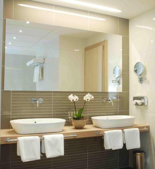 , Roset Hotel & Residence