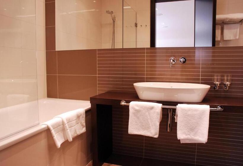سوییت اجرایی, Roset Hotel & Residence