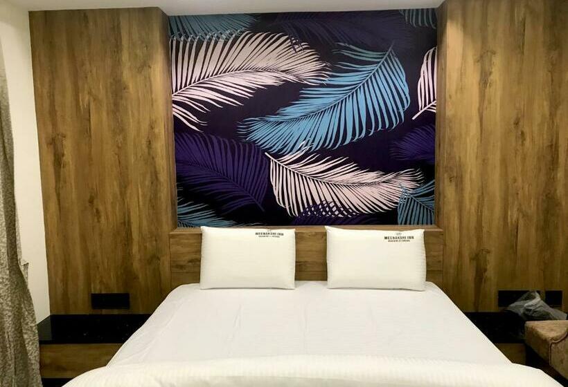 Номер Deluxe, Meenakshi Inn