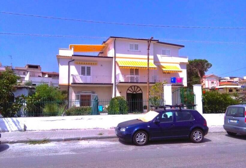 Апартаменты 1 Спальня Нижний Этаж, Villa Tripepi