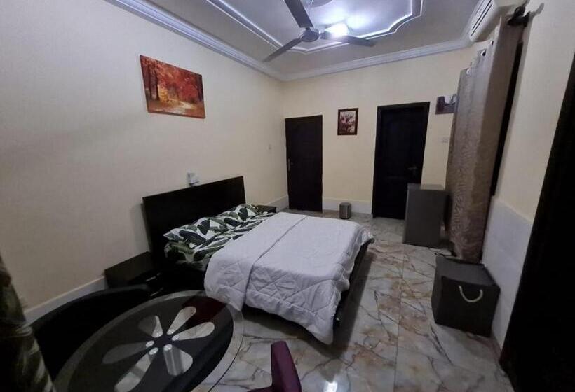 Номер Стандарт, Nesta Barron  Home Away From Home
