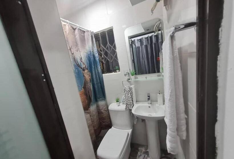 Апартаменты 1 Спальня Нижний Этаж, Nesta Barron  Home Away From Home
