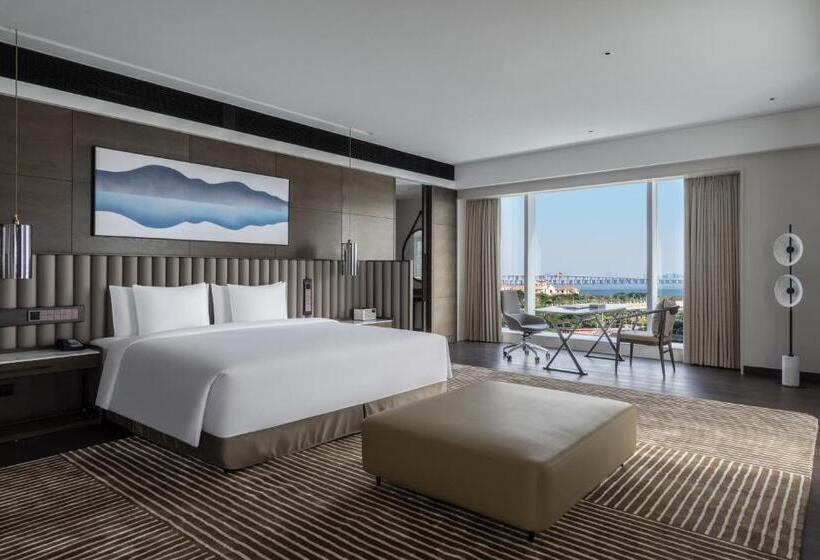 皇家套房, Crowne Plaza Xiamen Jimei Seaview, An Ihg Hotel Free Mini Bar