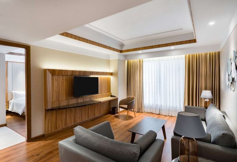 سوییت اجرایی, Radisson Bhopal