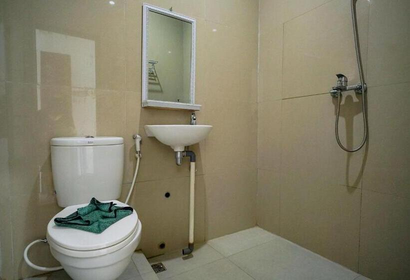 חדר אקונומי, Reddoorz Premium At Raja Hostel Syariah