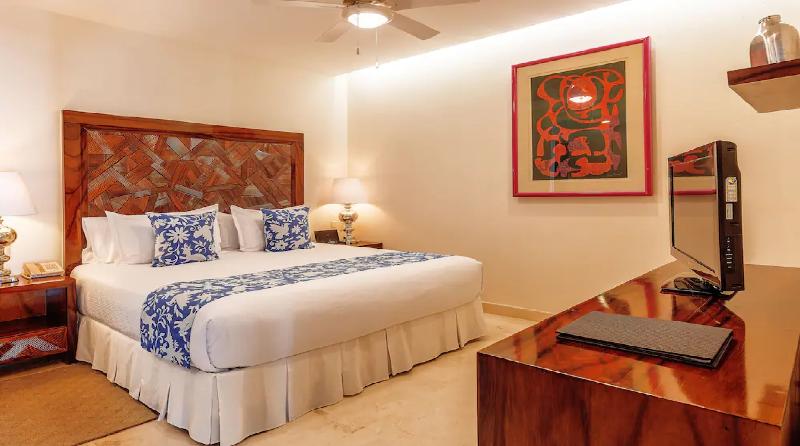 סוויטה נוף לים, Grand Miramar All Luxury Suites & Residences