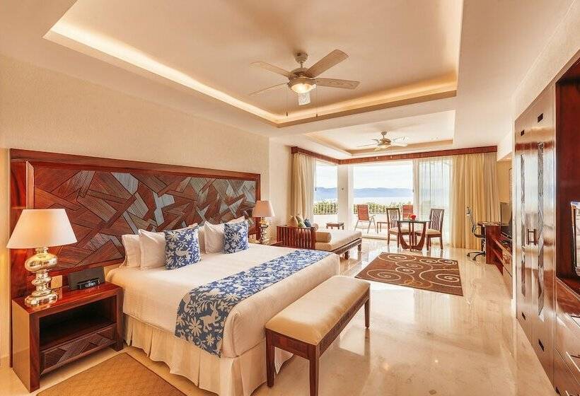 סוויטת ג'וניור נוף לים, Grand Miramar All Luxury Suites & Residences