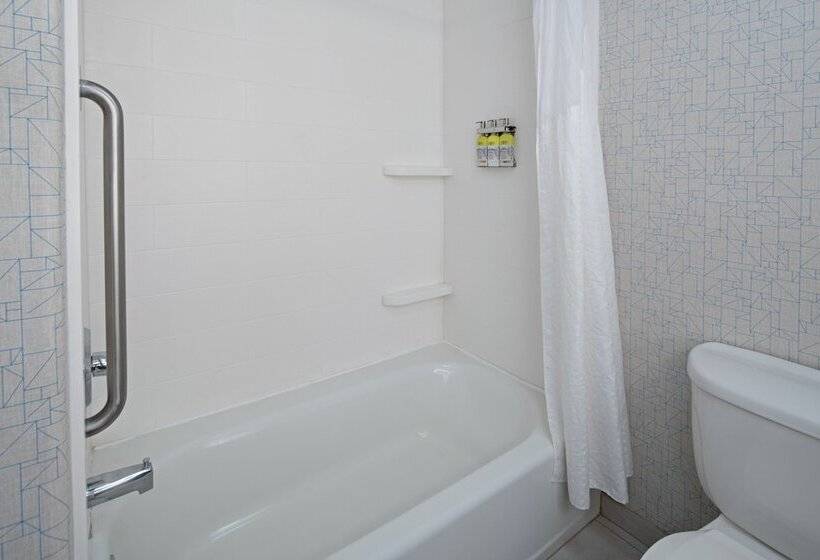 Номер Стандарт, Holiday Inn Express Fresno South, An Ihg