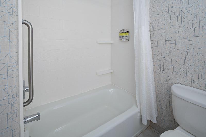 Номер Стандарт, Holiday Inn Express Fresno South, An Ihg