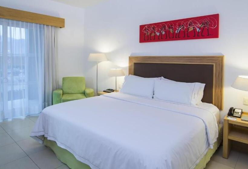 キングサイズベッドのスタンダードルーム, Holiday Inn Express Manzanillo, An Ihg