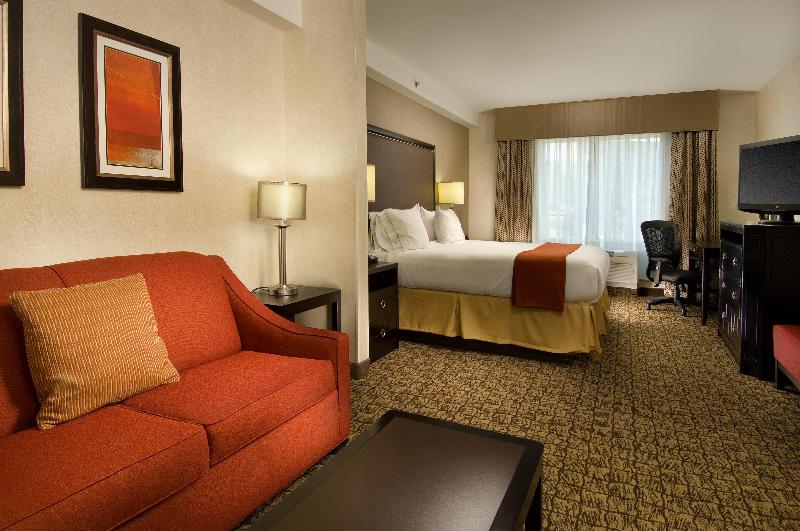 장애인을 위한 스위트, Holiday Inn Express & Suites Alexandria   Fort Belvoir, An Ihg