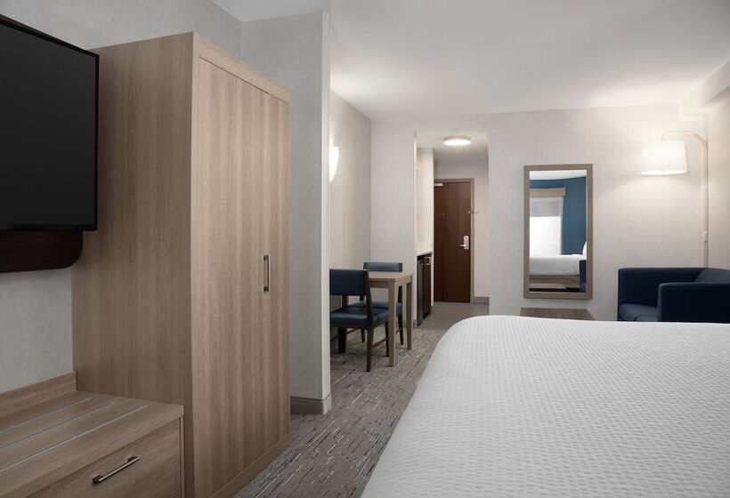 스위트, Holiday Inn Express & Suites Alexandria   Fort Belvoir, An Ihg