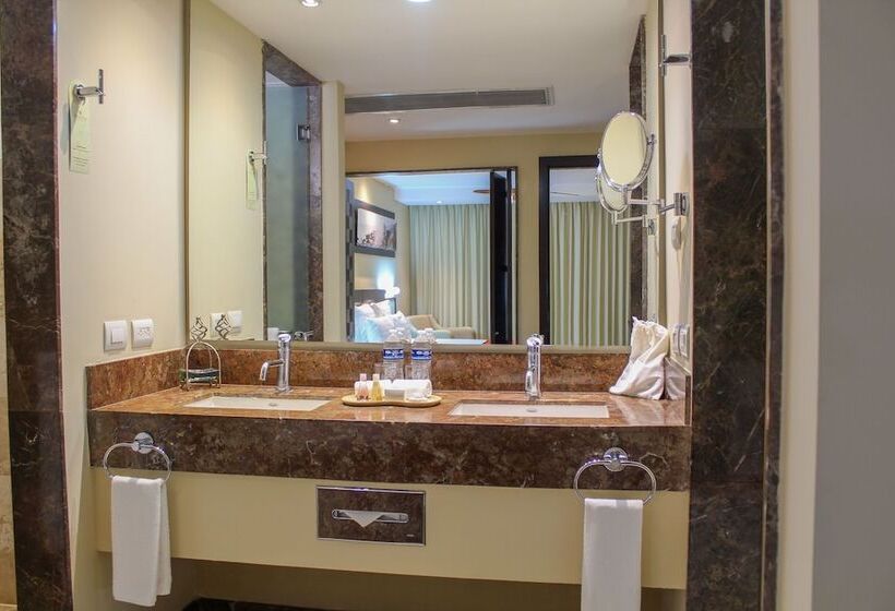 חדר דלוקס נוף לים, Sunset Plaza Beach Resort Puerto Vallarta All Inclusive