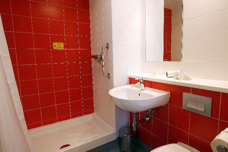 Habitación Familiar, Travelodge Valencia Aeropuerto