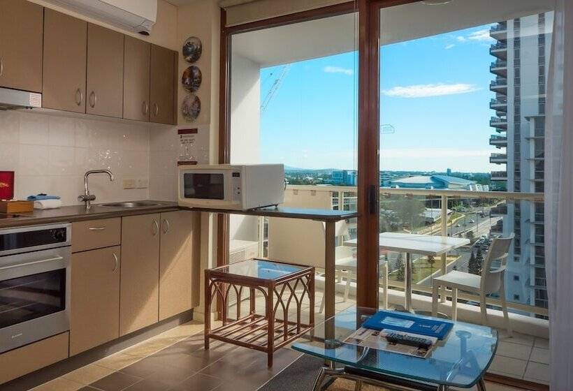 Студия Стандарт, Broadbeach Savannah Resort