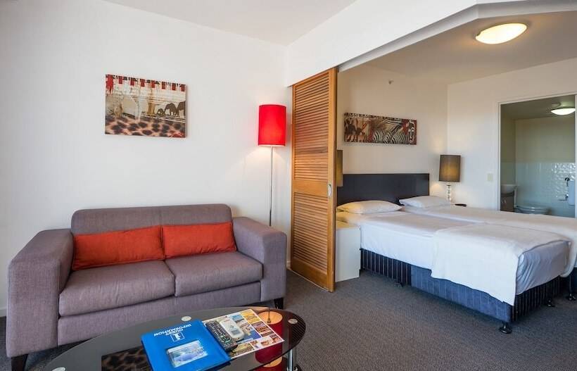 Студия Стандарт, Broadbeach Savannah Resort