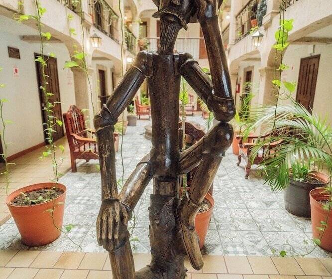 Standard Enkelrum, Don Quijote Plaza  Guadalajara Centro Historico