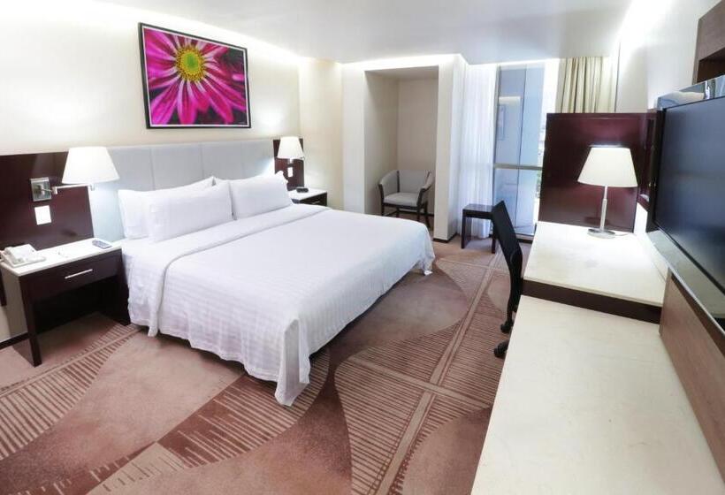 Quarto Estandar Cama King, Holiday Inn Hotel & Suites Medica Sur By Ihg