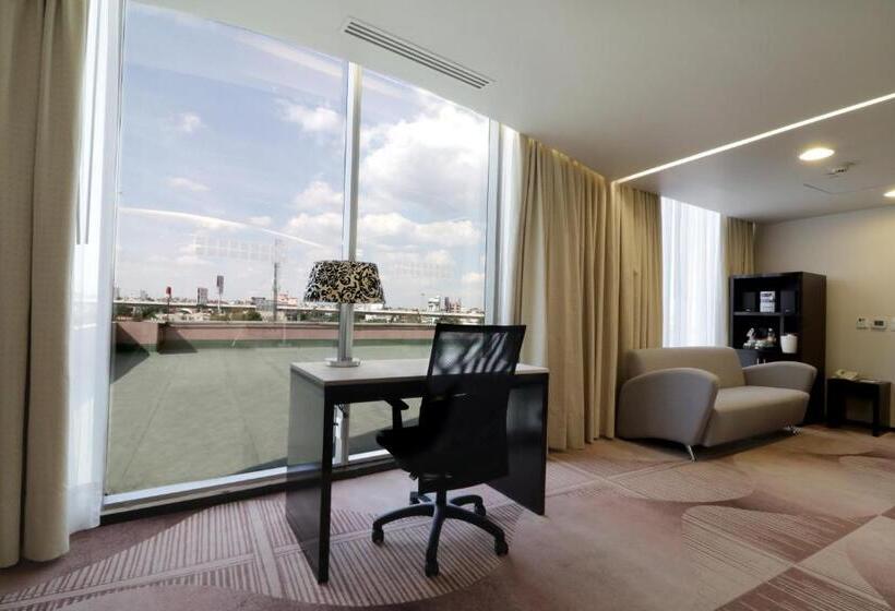 Quarto Premium, Holiday Inn Hotel & Suites Medica Sur By Ihg