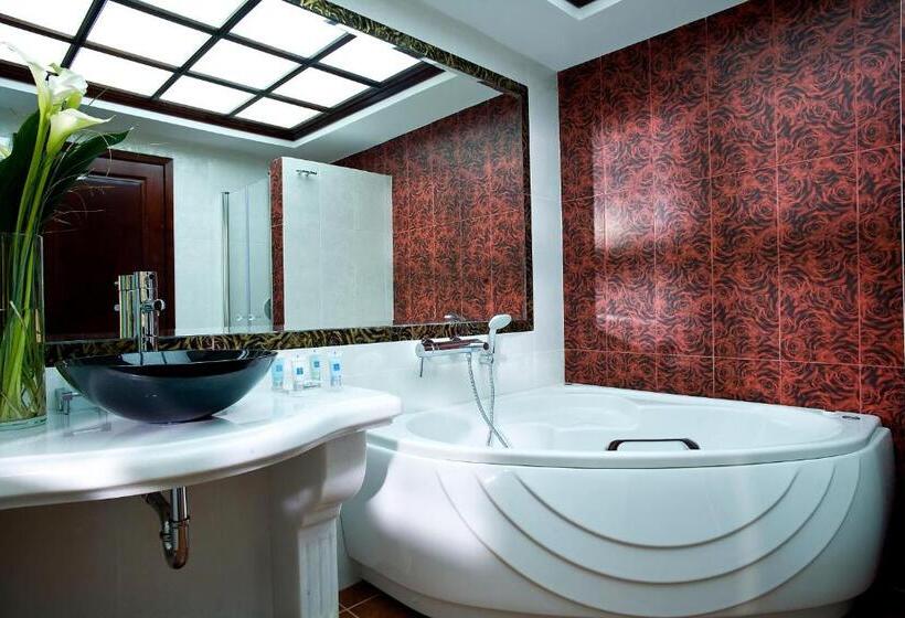 סוויטת ג'וניור עם בריכה, Maison Des Lys  Luxury Suites