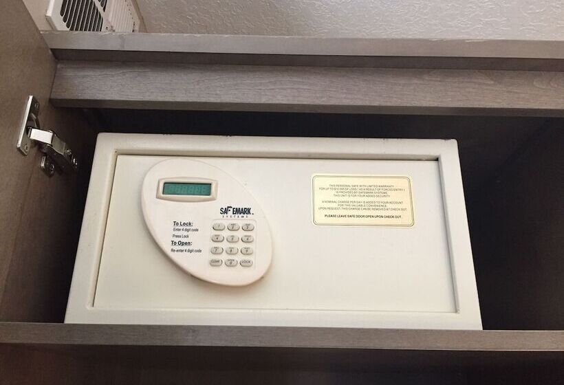 Люкс, Quality Inn