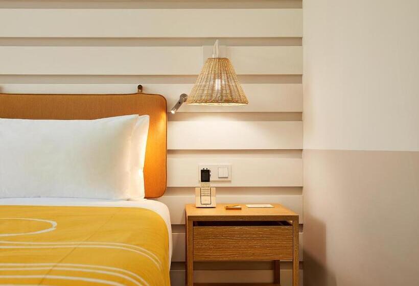 디럭스 룸 킹사이즈 침대, The Standard Hua Hin