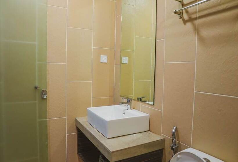 Номер Deluxe Кровать Кинг, Roxy Hotel Serian