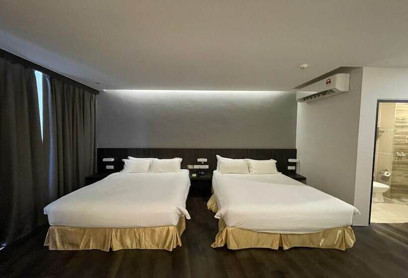 Семейный Номер Deluxe, Roxy Hotel Serian