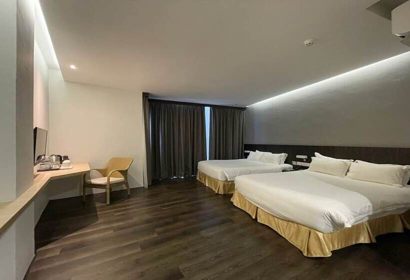 Семейный Номер Deluxe, Roxy Hotel Serian