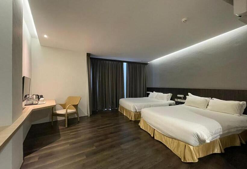 Семейный Номер Deluxe, Roxy Hotel Serian