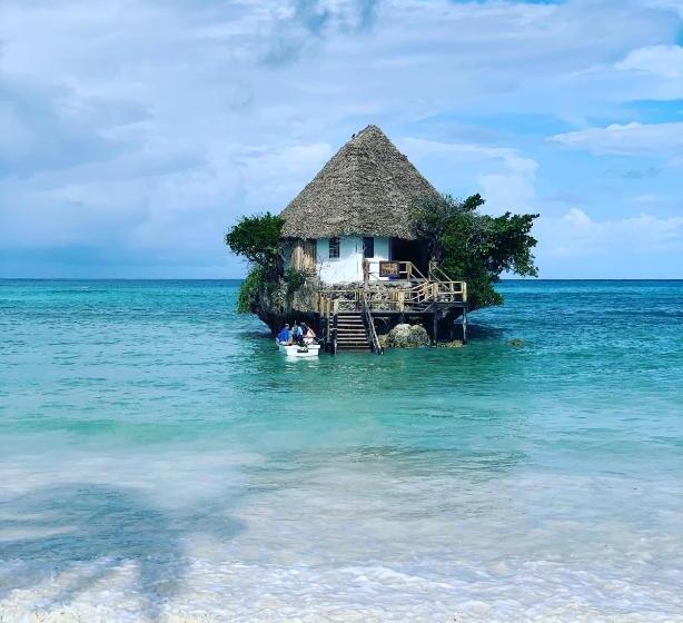غرفة إقتصادية, Chokoro House