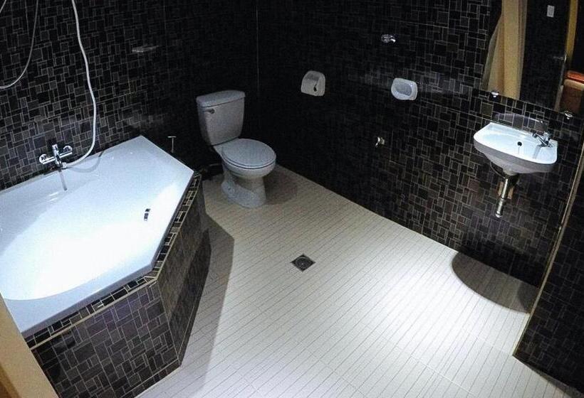 标准三人间, Reddoorz Plus @ Taj Hotel Tuguegarao