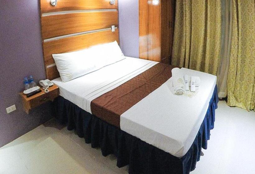 标准间带阳台, Reddoorz Plus @ Taj Hotel Tuguegarao