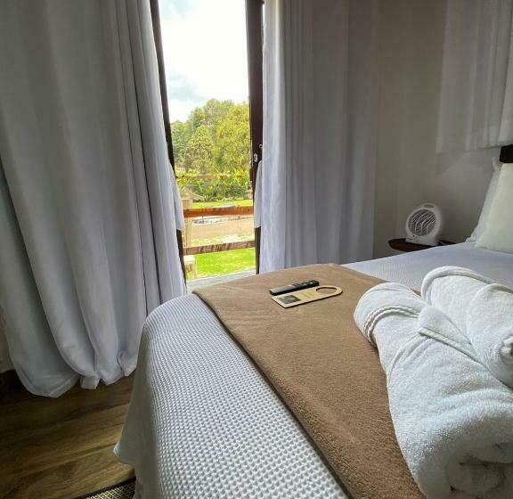 Quarto Estandar, Villaggio Cascate