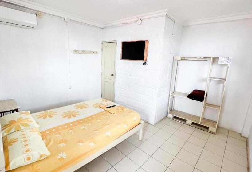 غرفة قياسية, Arrecife Montañita Hostal