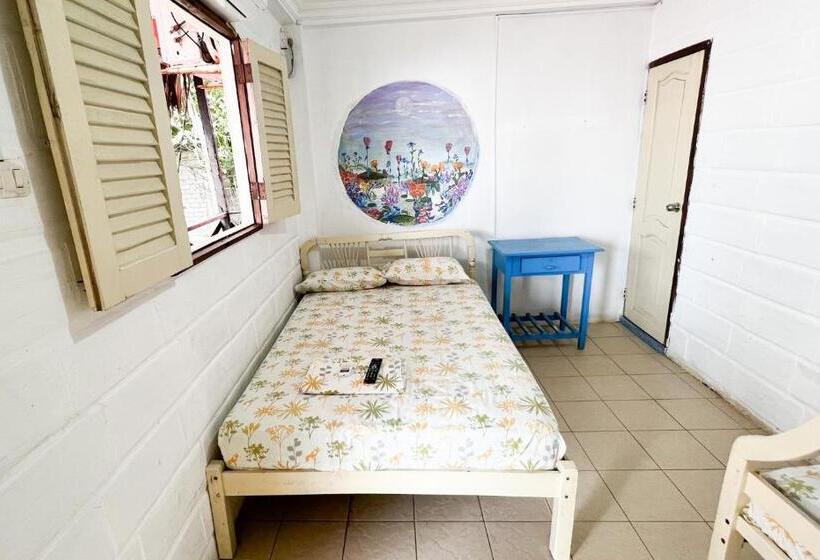 غرفة عادية خماسية, Arrecife Montañita Hostal