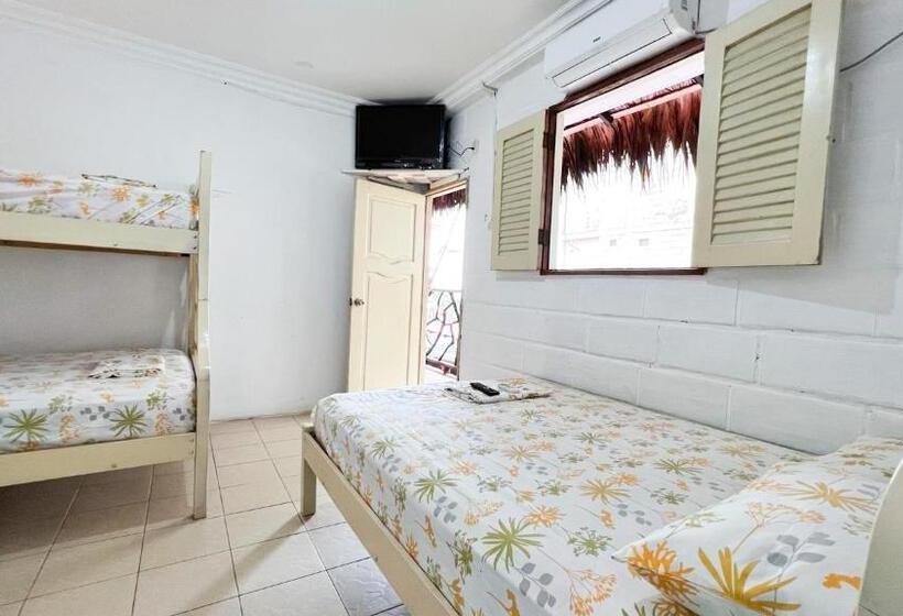 غرفة عادية خماسية, Arrecife Montañita Hostal
