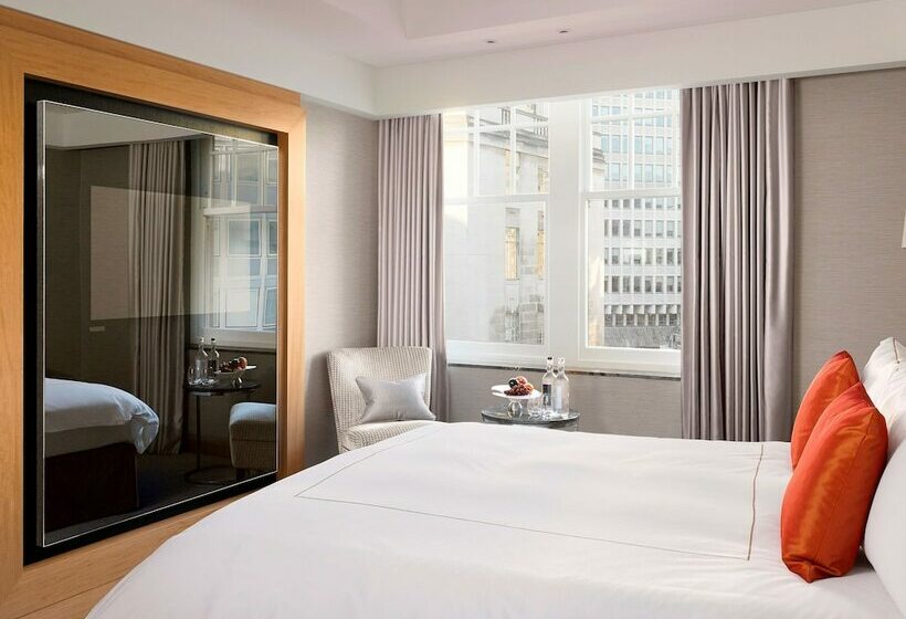 Номер Deluxe, Conrad London St. James