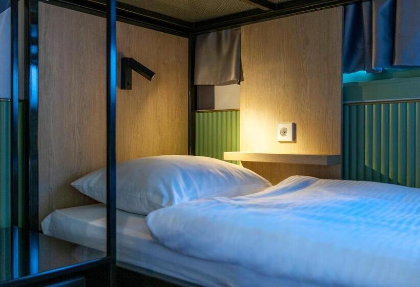 4인용 스탠다드 룸, Tourist Inn One Amsterdam