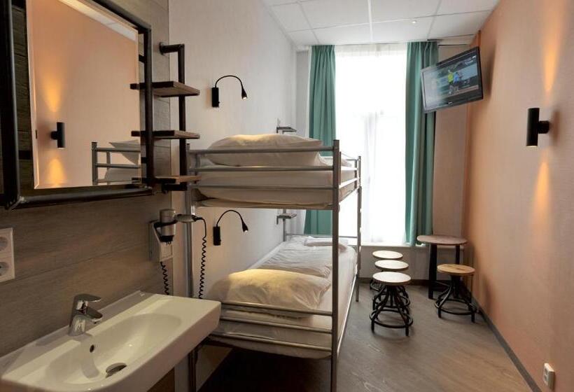 기본 룸 공용 욕실, Tourist Inn One Amsterdam