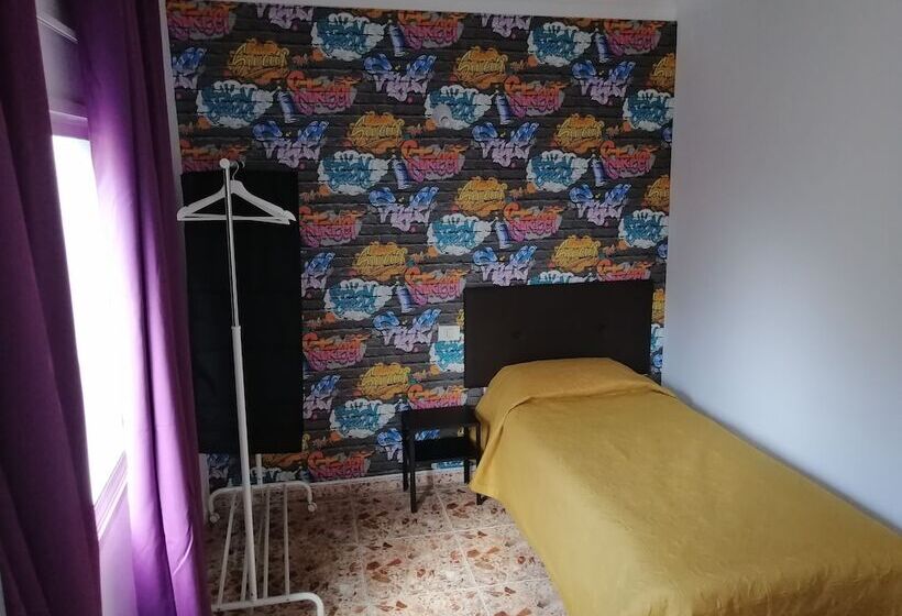 バスルーム共有のシングルスタンダード, Alcaravaneras Hostel